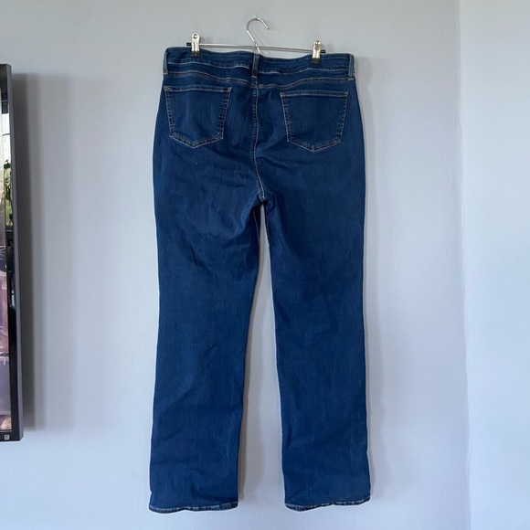 🛑SOLD NYDJ Not Your Daughter’s Jeans Marilyn Straight Leg Jean in Quinn Wash - Picture 3 of 8